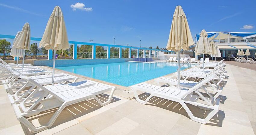 Costa 3S Beach Hotel