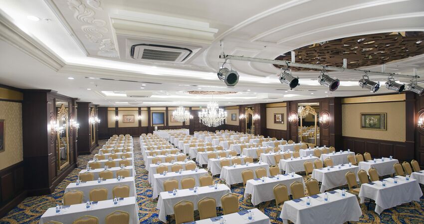 Crystal Palace Luxury Resort & Spa