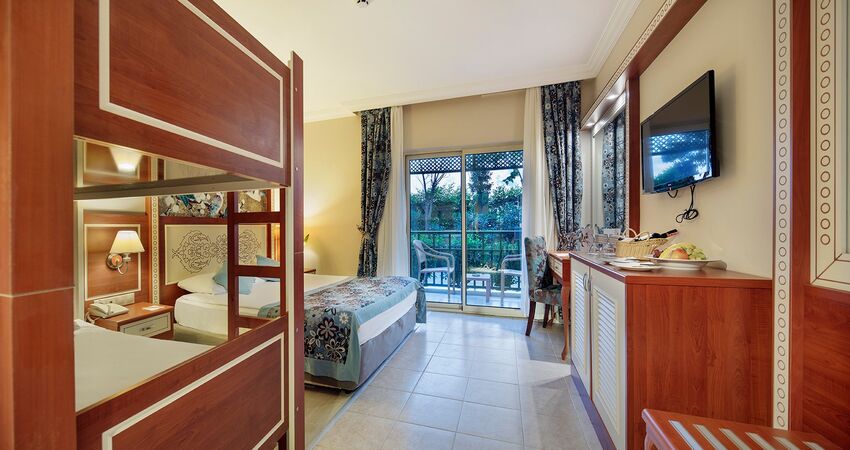 Crystal Paraiso Verde Resort