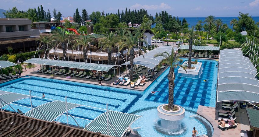 Crystal De Luxe Resort