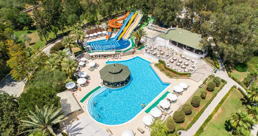 Crystal Green Bay Resort & Spa