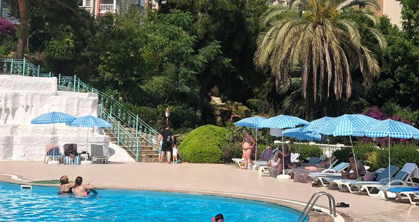 Larina Family Hotel