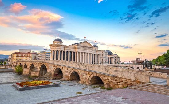 Kosovalı Büyük Balkanlar Turu AJet ile Extra Turlar ve Akşam Yemekleri Dahil TZL-TZL